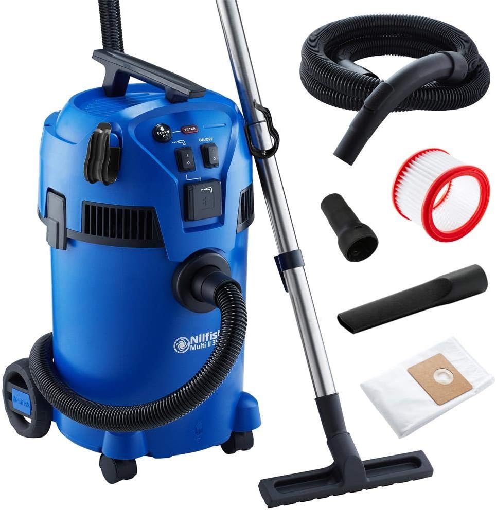 Nilfisk Multi II 30L T Nass Trockensauger mit Steckdose - Staubsauger für Werkstatt, Haus, Garten und Auto (1400 W)